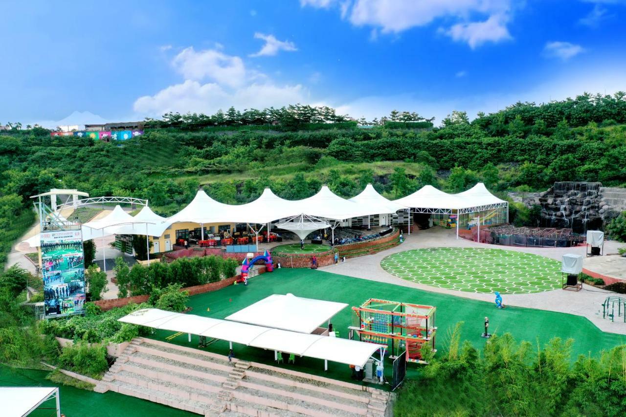 Sunnys World Hotel Pune Exterior photo