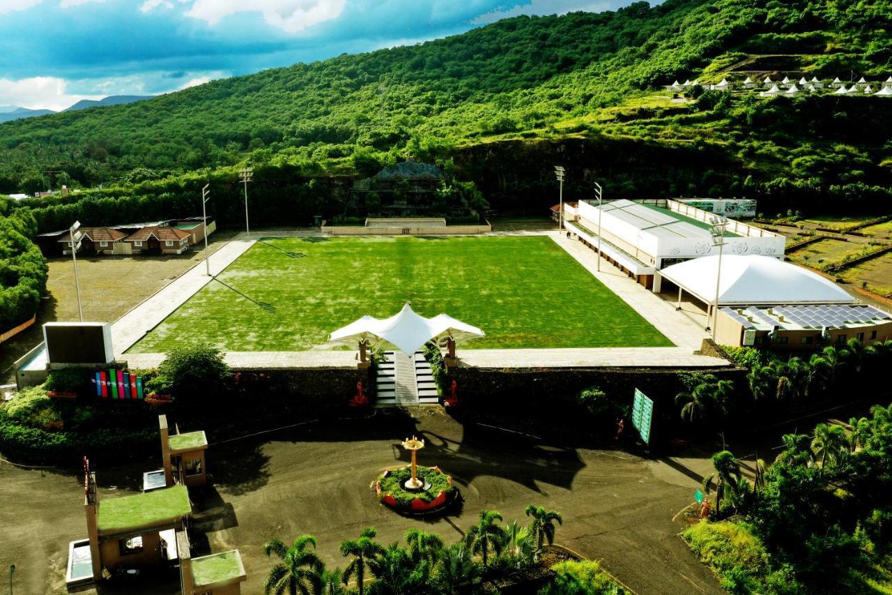 Sunnys World Hotel Pune Exterior photo